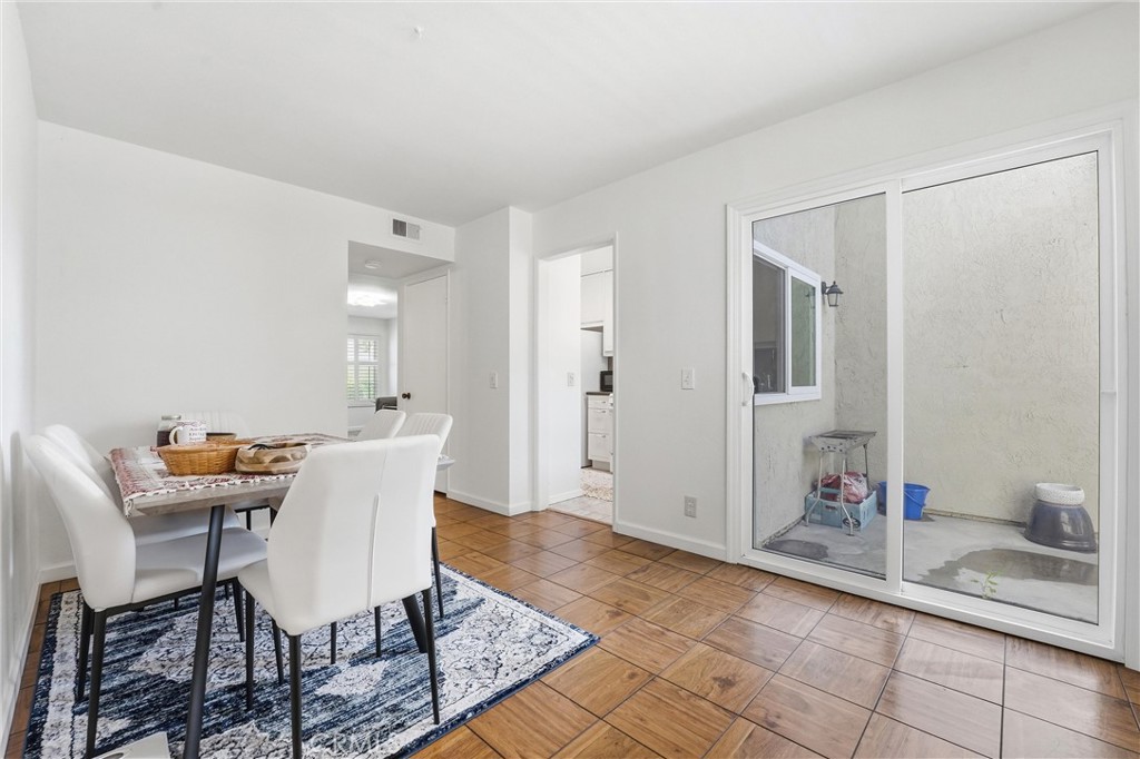 104 Oval, Irvine CA 92604 - photo 4