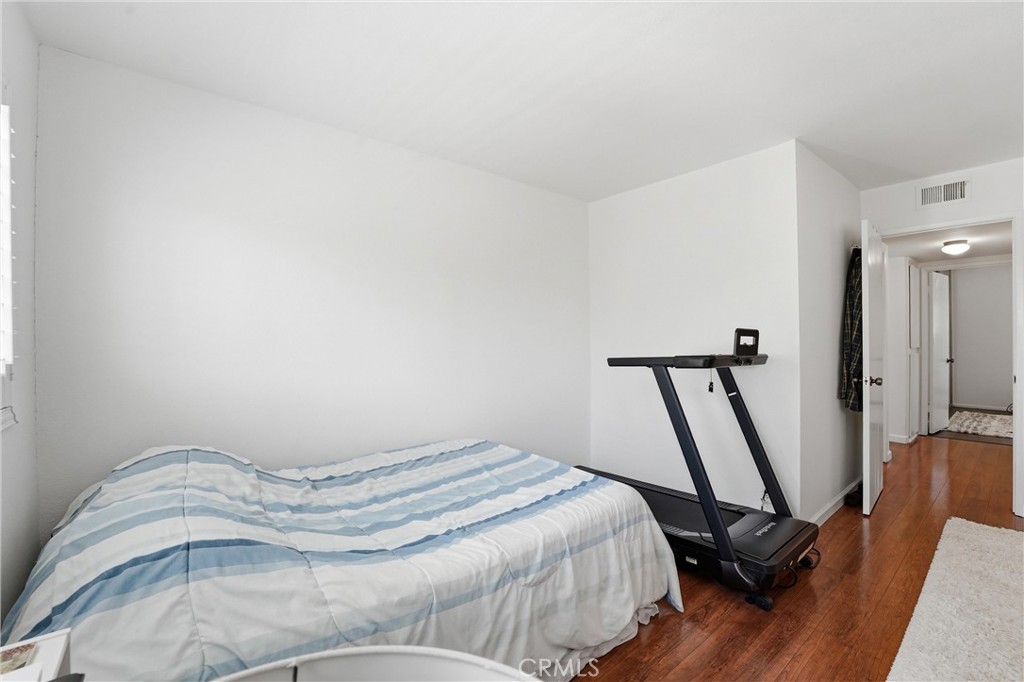 104 Oval, Irvine CA 92604 - photo 9