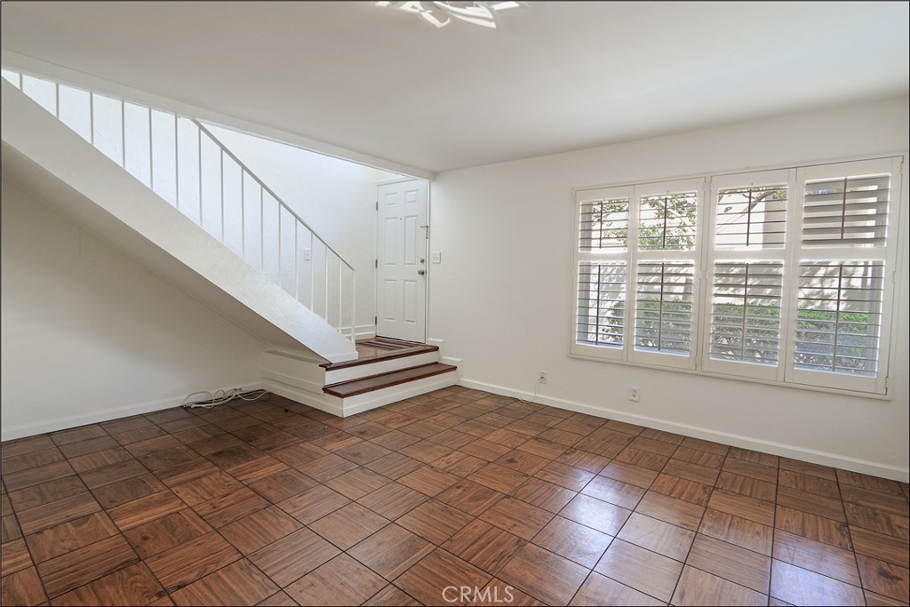 104 Oval, Irvine CA 92604 - photo 2