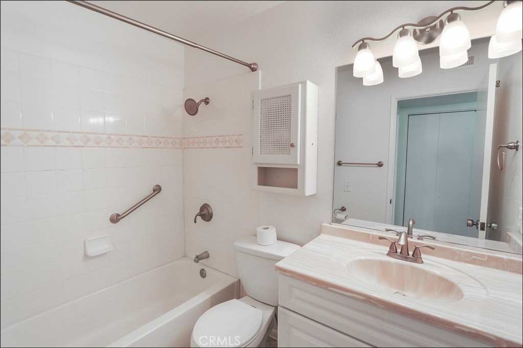 104 Oval, Irvine CA 92604 - photo 13