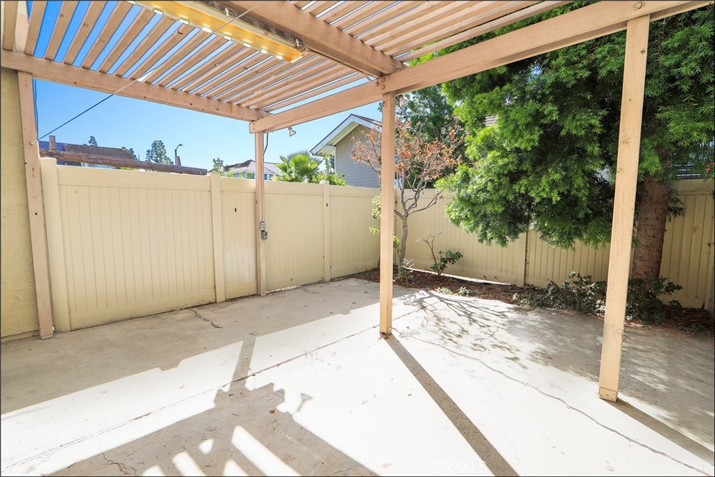 104 Oval, Irvine CA 92604 - photo 19