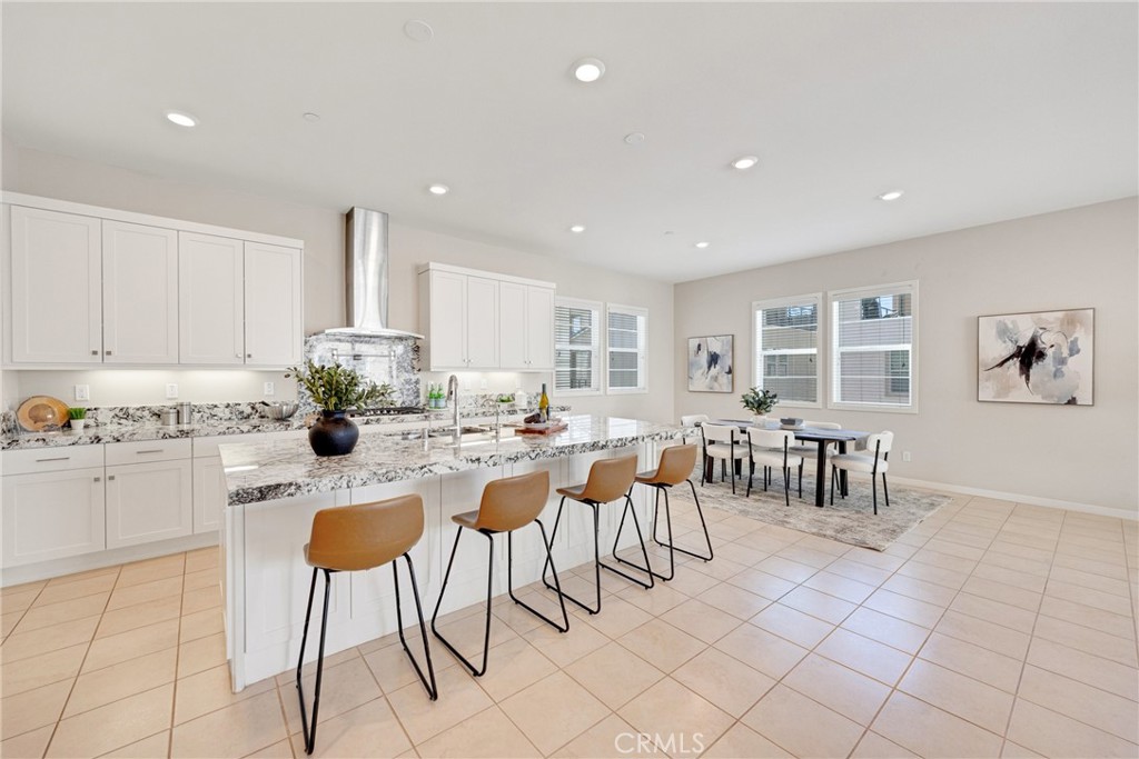 104 Sculpture, Irvine CA 92618 - photo 2