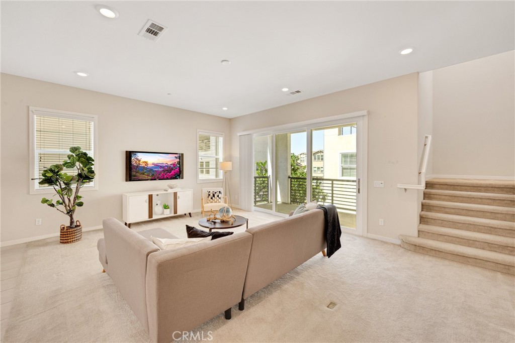 104 Sculpture, Irvine CA 92618 - photo 4