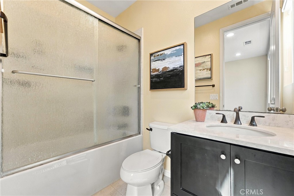 Ensuite bathroom - 104 Sparrow, Irvine CA 92618 - photo 55