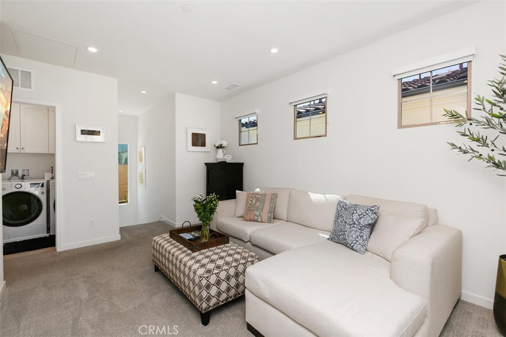 A cozy vibe, and space to enjoy a good book, conversation and a coffee. - 105 Anthology, Irvine CA 92618 - photo 3