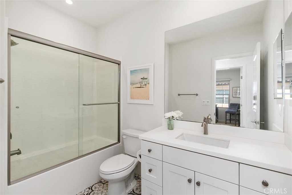 Guest bathroom with all the upgrades. - 105 Anthology, Irvine CA 92618 - photo 8