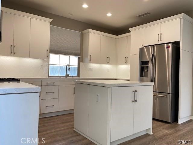 Large open kitchen with Quartz Counter tops. - 105 Outwest, Irvine CA 92618 - photo 3