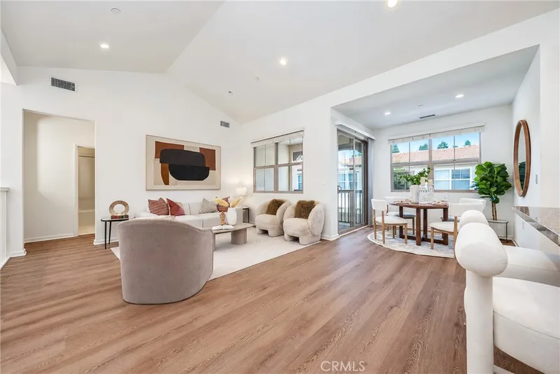 106 Bishop, Irvine, CA 92620