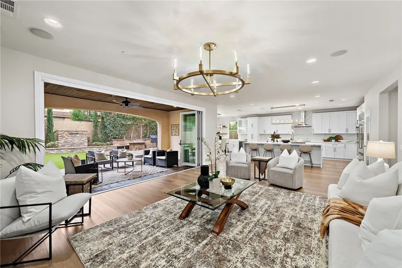 106 Fieldwood, Irvine, CA 92618