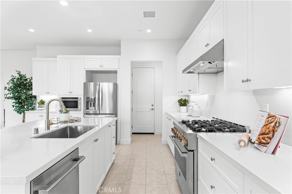 106 Glydon, Irvine CA 92618 - photo 9
