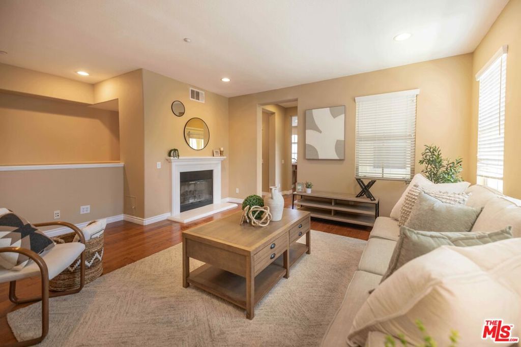 107 Chantilly, Irvine CA 92620 - photo 5