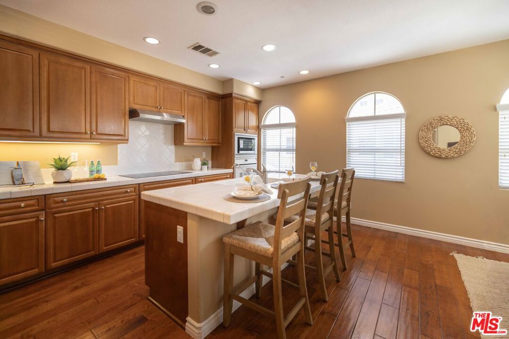 107 Chantilly, Irvine CA 92620 - photo 7
