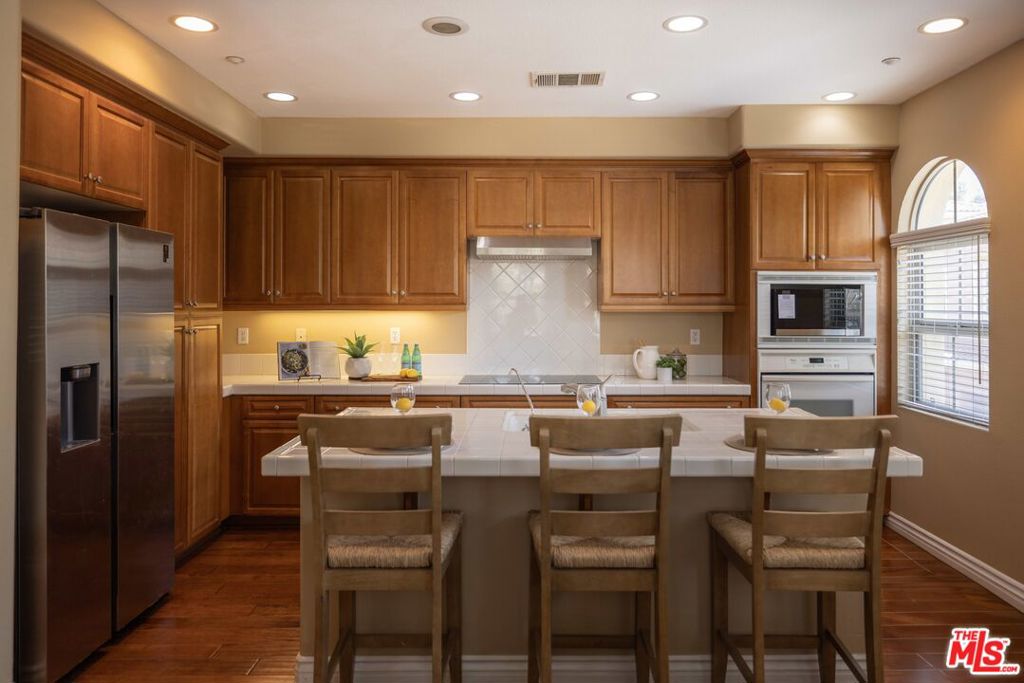 107 Chantilly, Irvine CA 92620 - photo 8
