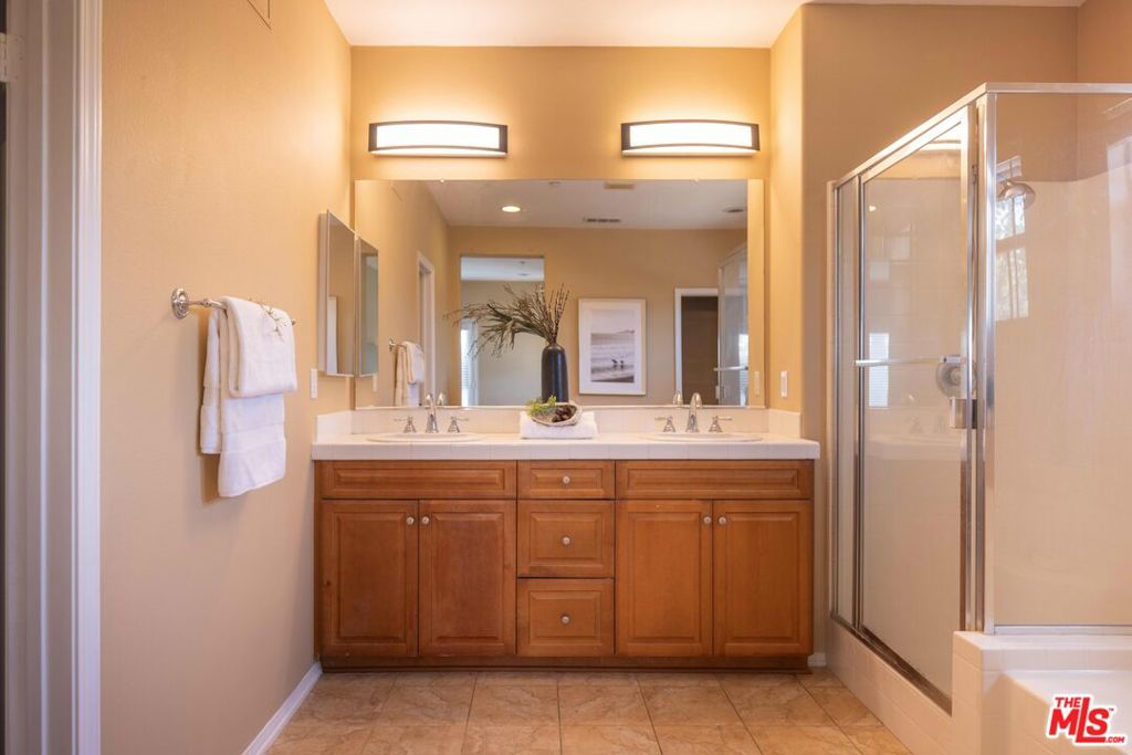 107 Chantilly, Irvine CA 92620 - photo 20