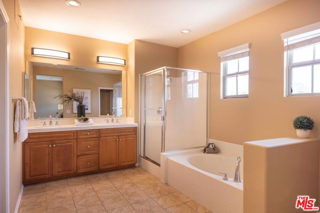 107 Chantilly, Irvine CA 92620 - photo 21