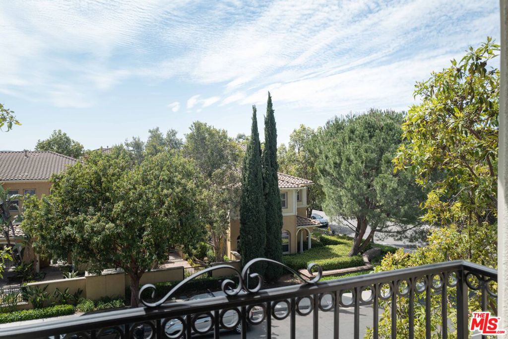 107 Chantilly, Irvine CA 92620 - photo 27