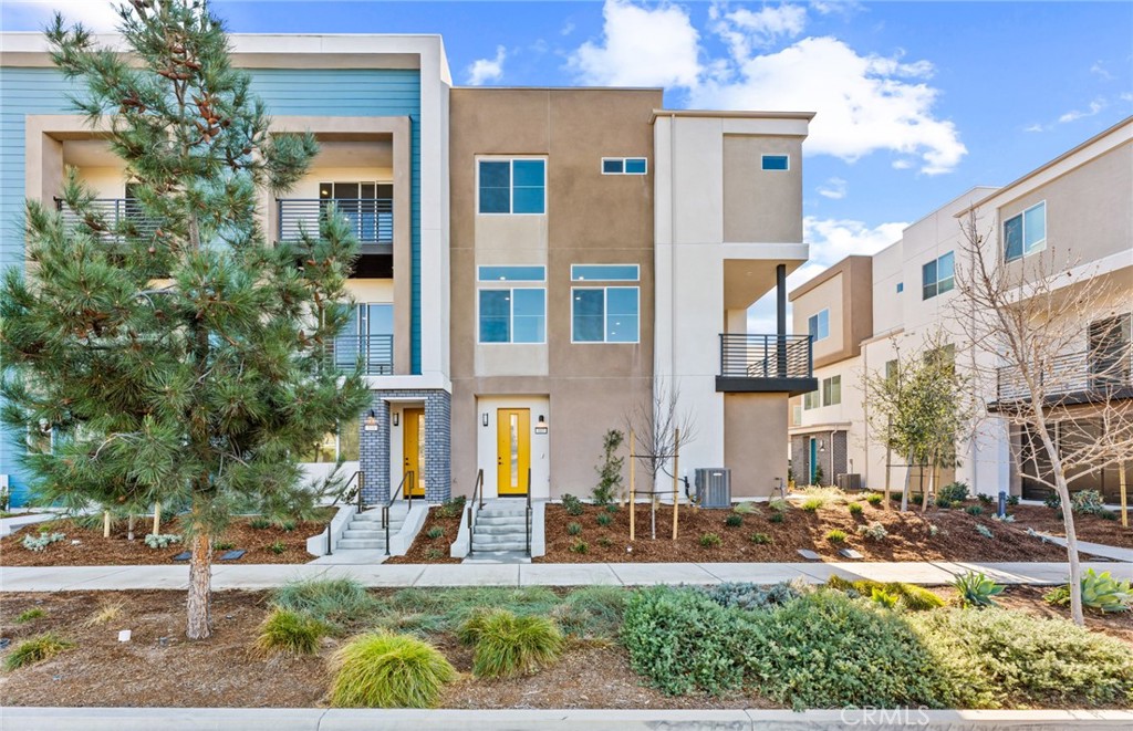 107 Culture, Irvine CA 92618 - photo 1