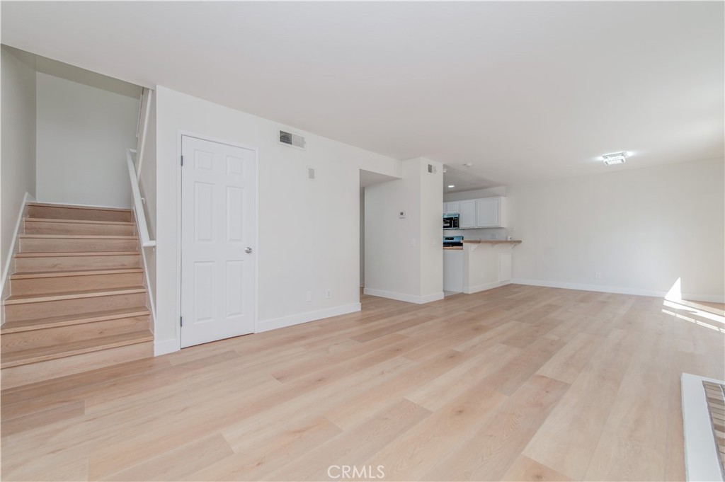 107 Oxford 34, Irvine CA 92612 - photo 2