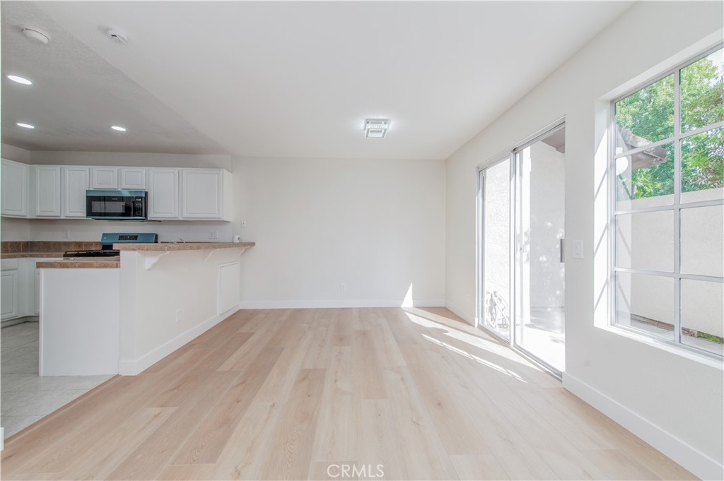 107 Oxford 34, Irvine CA 92612 - photo 3