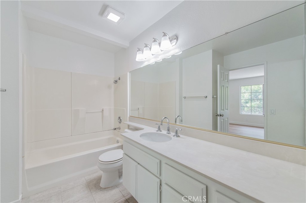 107 Oxford 34, Irvine CA 92612 - photo 10