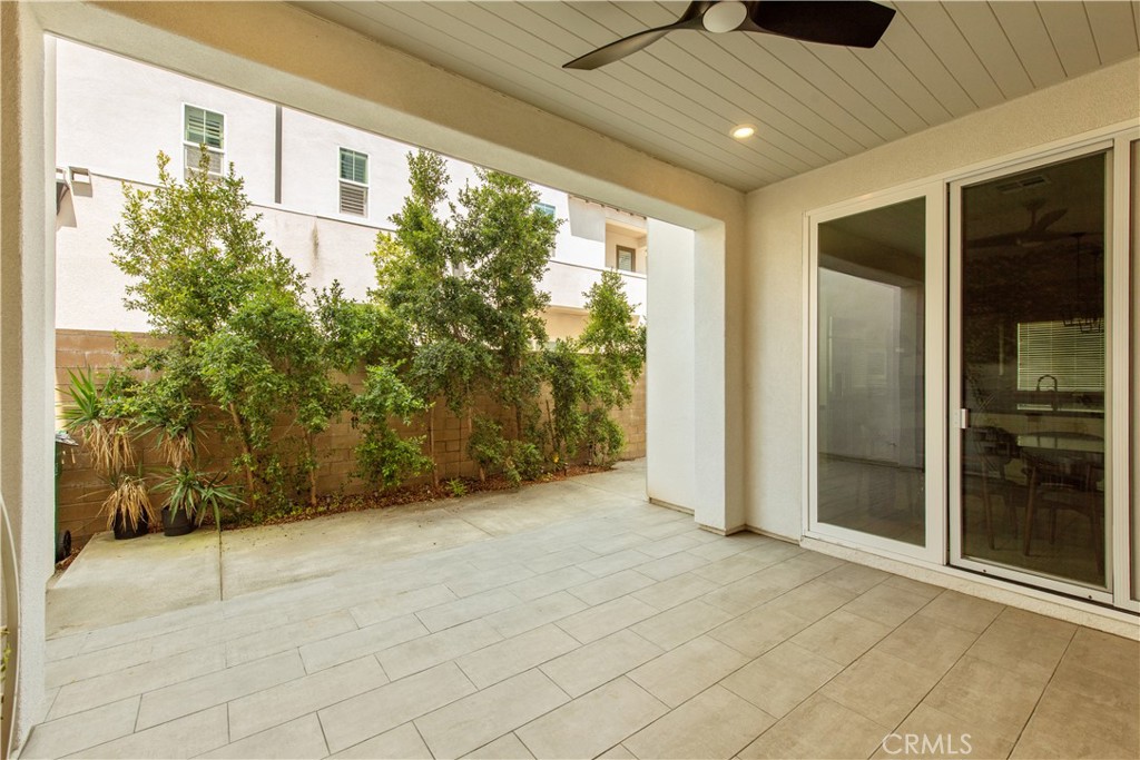 Private yard - 107 Pitch, Irvine CA 92618 - photo 20