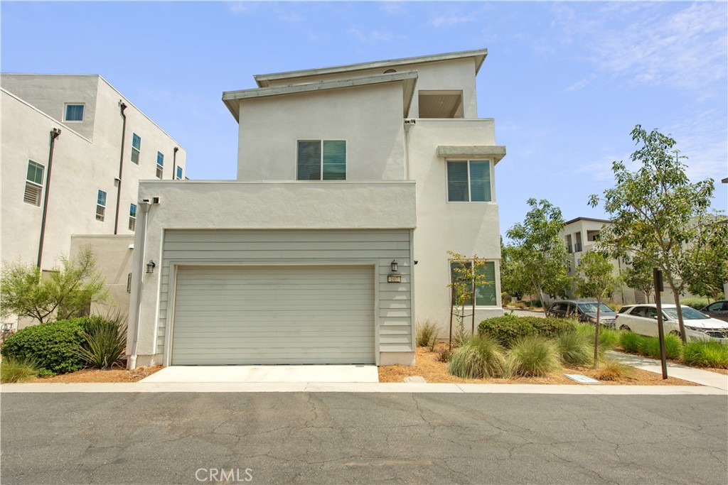 Attached 2-car garage - 107 Pitch, Irvine CA 92618 - photo 22
