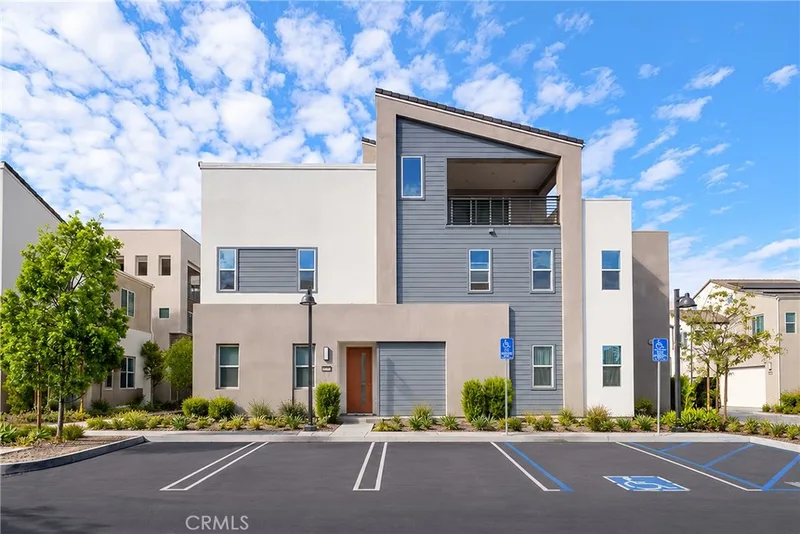 107 Sawbuck, Irvine