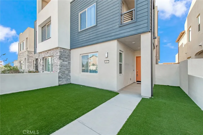 107 Zawn, Irvine, CA 92618
