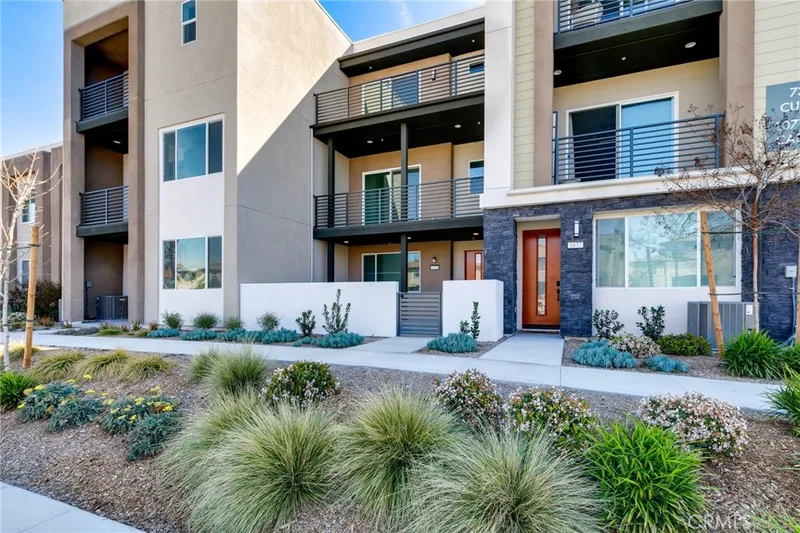1075 Cadence, Irvine, CA 92618