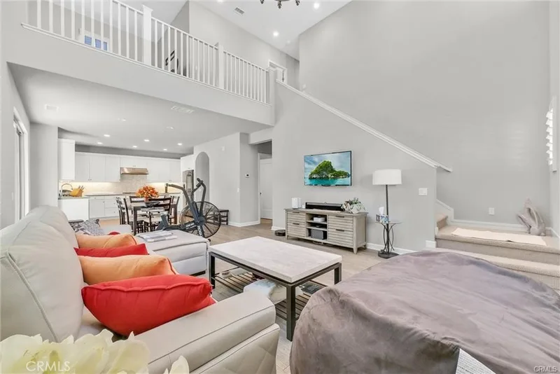 108 Barrington, Irvine, CA 92618