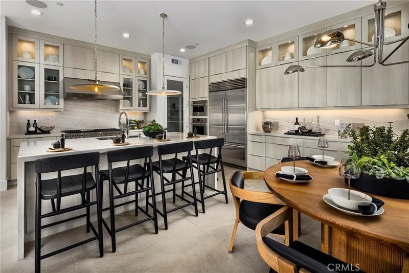 109 Apron, Irvine