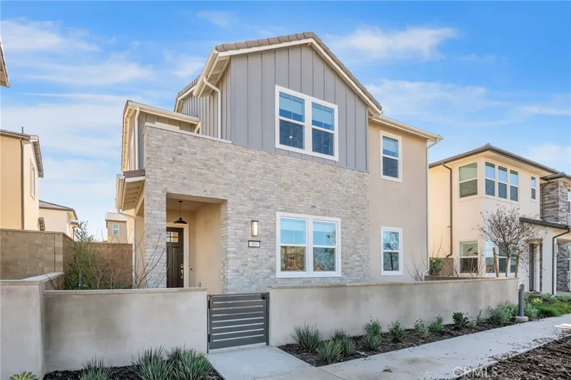 109 Dolores, Irvine, CA 92618