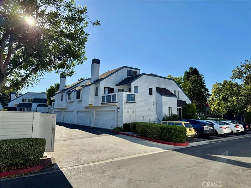 109 Fallingstar 61, Irvine, CA 92614