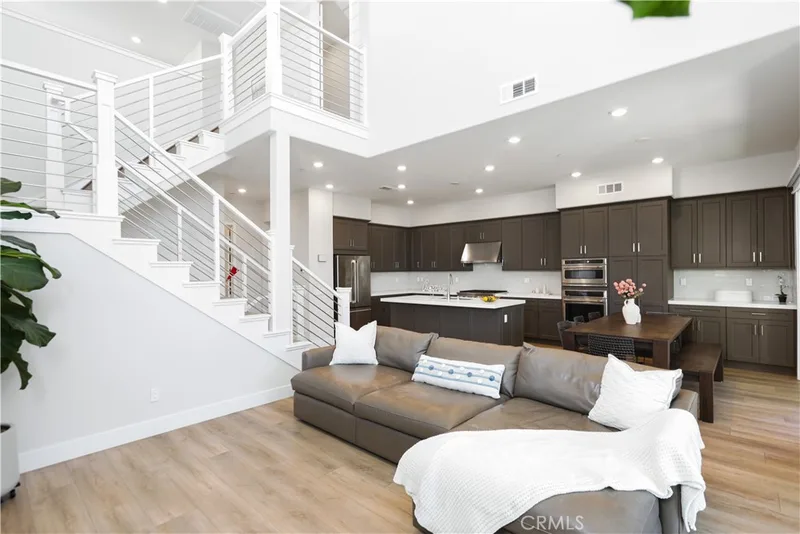 109 Glance, Irvine, CA 92618