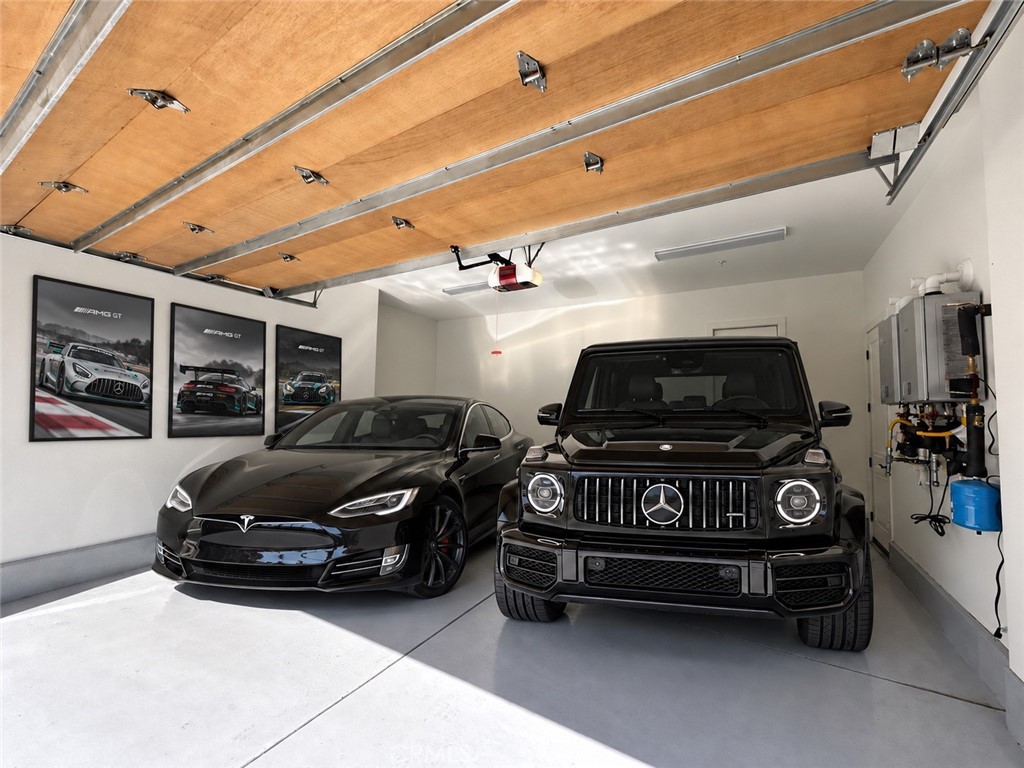 AI enhanced main garage - 109 Heather Mist, Irvine CA 92618 - photo 19