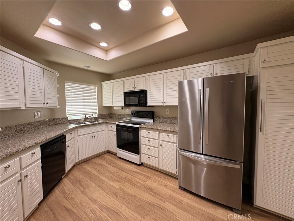 Kitchen - 109 Lehigh Aisle, Irvine CA 92612 - photo 6