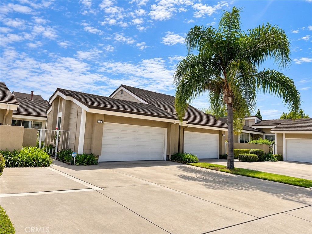 Welcome​​‌​​​​‌​​‌‌​​‌‌​​‌‌​​‌​​​‌‌​‌​​​​‌‌​‌​​ home! - 11 Beechwood, Irvine CA 92604 - photo 2