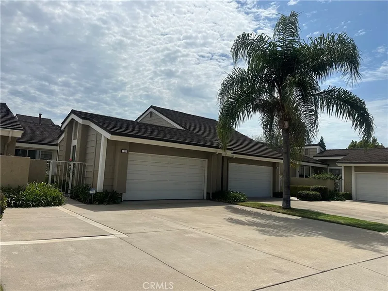 11 Beechwood, Irvine