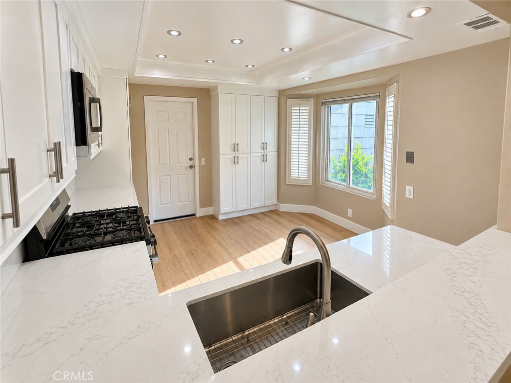 Kitchen - 11 Beechwood, Irvine CA 92604 - photo 11