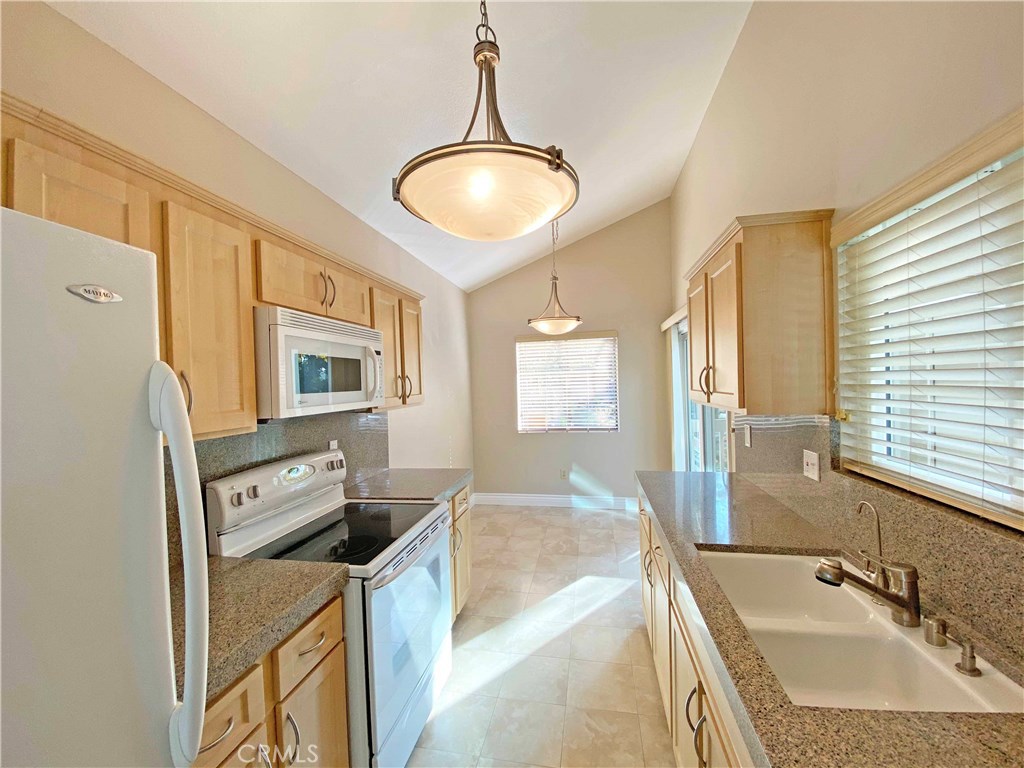 11 Lakepines, Irvine CA 92620 - photo 4