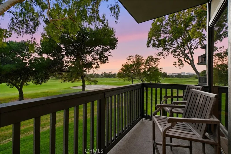11 Las Brisas 6, Irvine, CA 92612