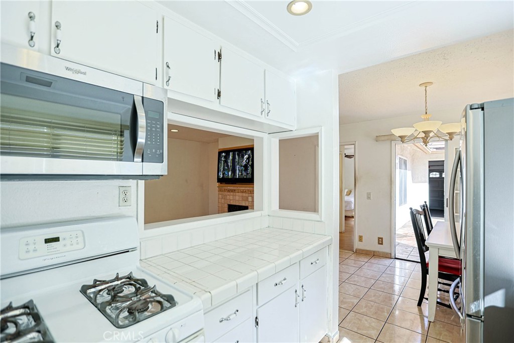 KITCHEN - 11 Orchard, Irvine CA 92618 - photo 20