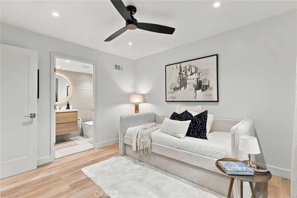 11 Palos 55, Irvine CA 92612 - photo 15