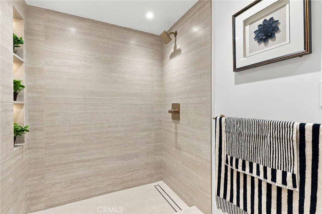 11 Palos 55, Irvine CA 92612 - photo 17