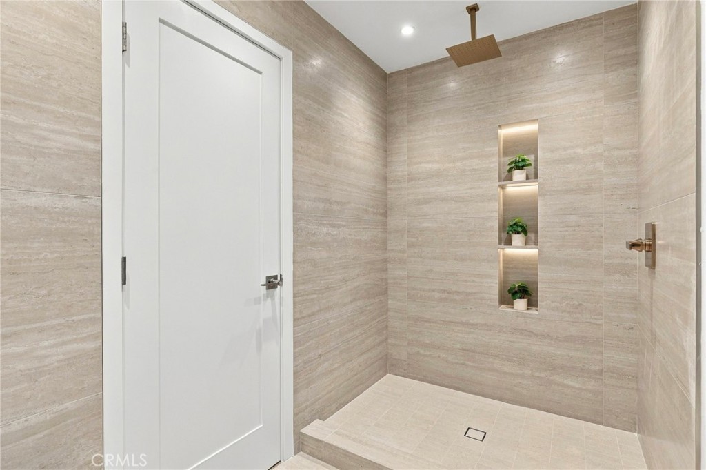 Waterfall shower with custom finishes - 11 Palos 55, Irvine CA 92612 - photo 21