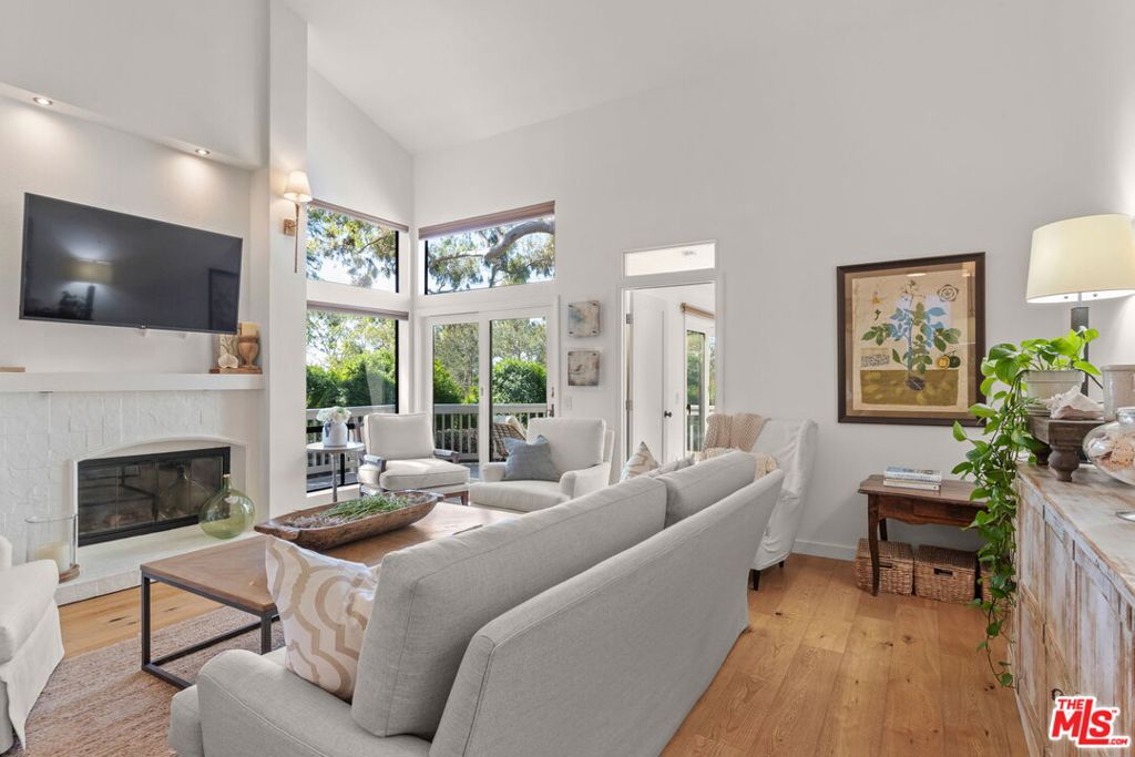 11 Rocky Knoll 12, Irvine CA 92612 - photo 1