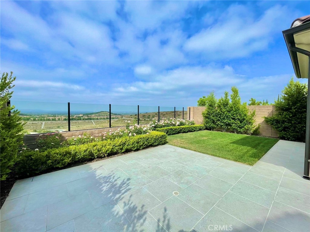 110 Statura, Irvine CA 92620 - photo 1