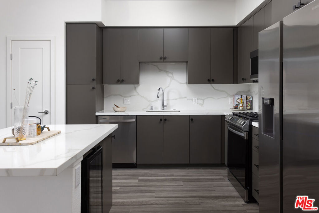 1100 Steely 1333, Irvine CA 92614 - photo 3