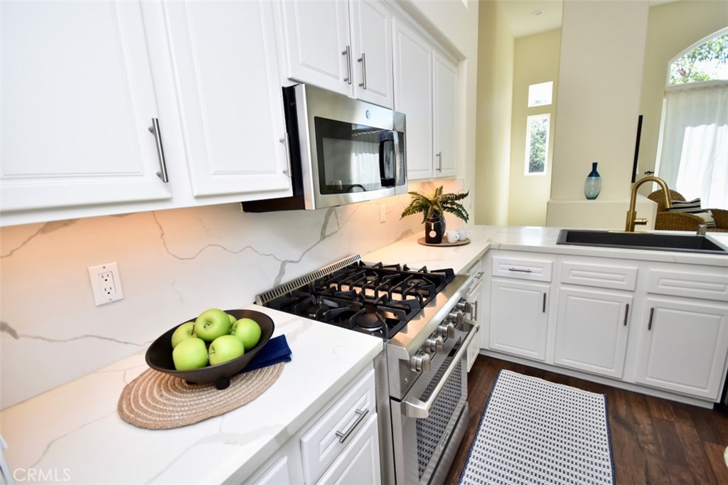 Beautiful! - 1103 Solvay Aisle, Irvine CA 92606 - photo 11