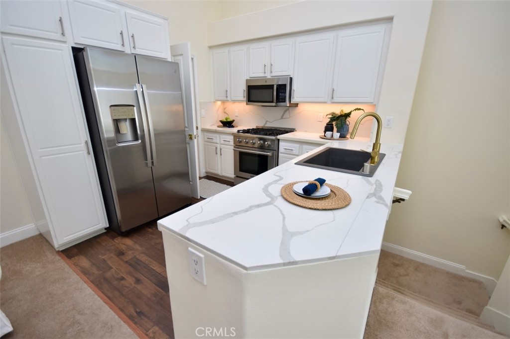 1103 Solvay Aisle, Irvine CA 92606 - photo 12